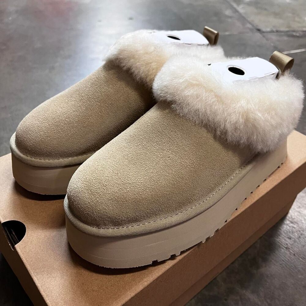 Ugg Women's Cream and Tan Slippers